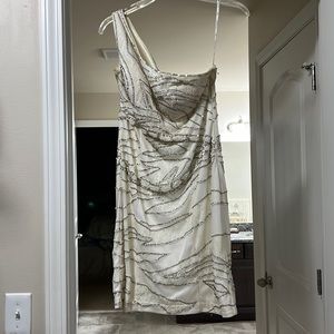 Beautiful size 8 white Sue Wong one-shoulder dress. Only worn once.